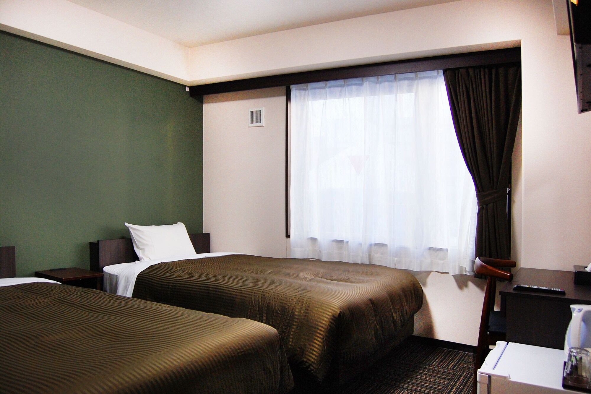 ROOM, TWIN BEDS