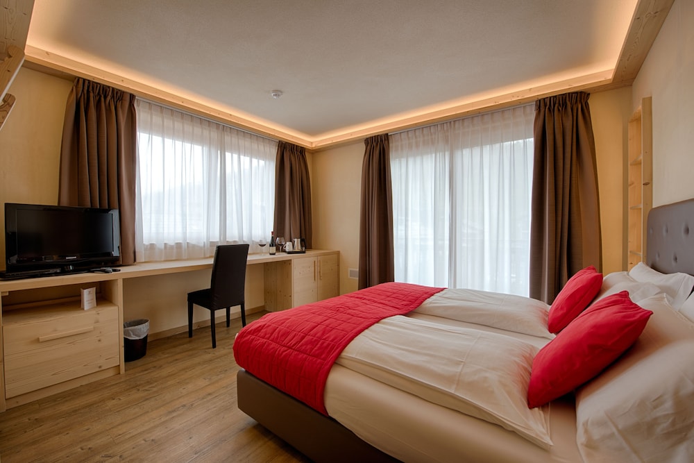 1 BEDROOM, SUPERIOR, DOUBLE BED, MOUNTAIN VIEW