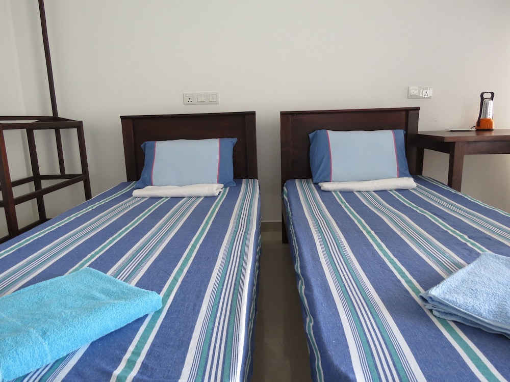DELUXE, TWIN BEDS, SEA VIEW
