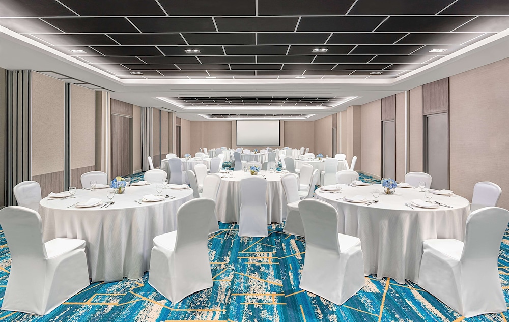 Park Inn By Radisson Bacolod 46/60