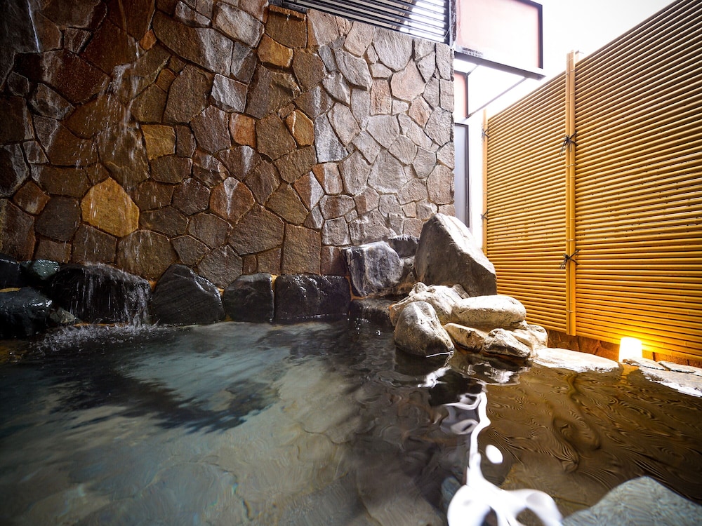 Apa Hotel Komatsu Grand 32/50