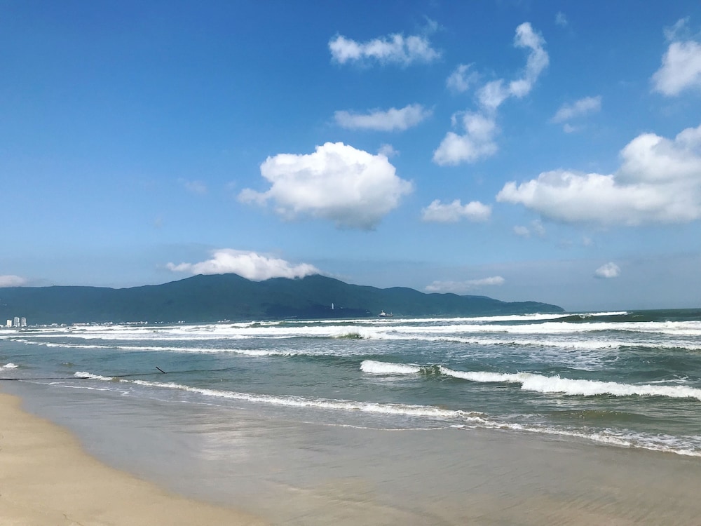 Sunshine Beach Hotel 43/50