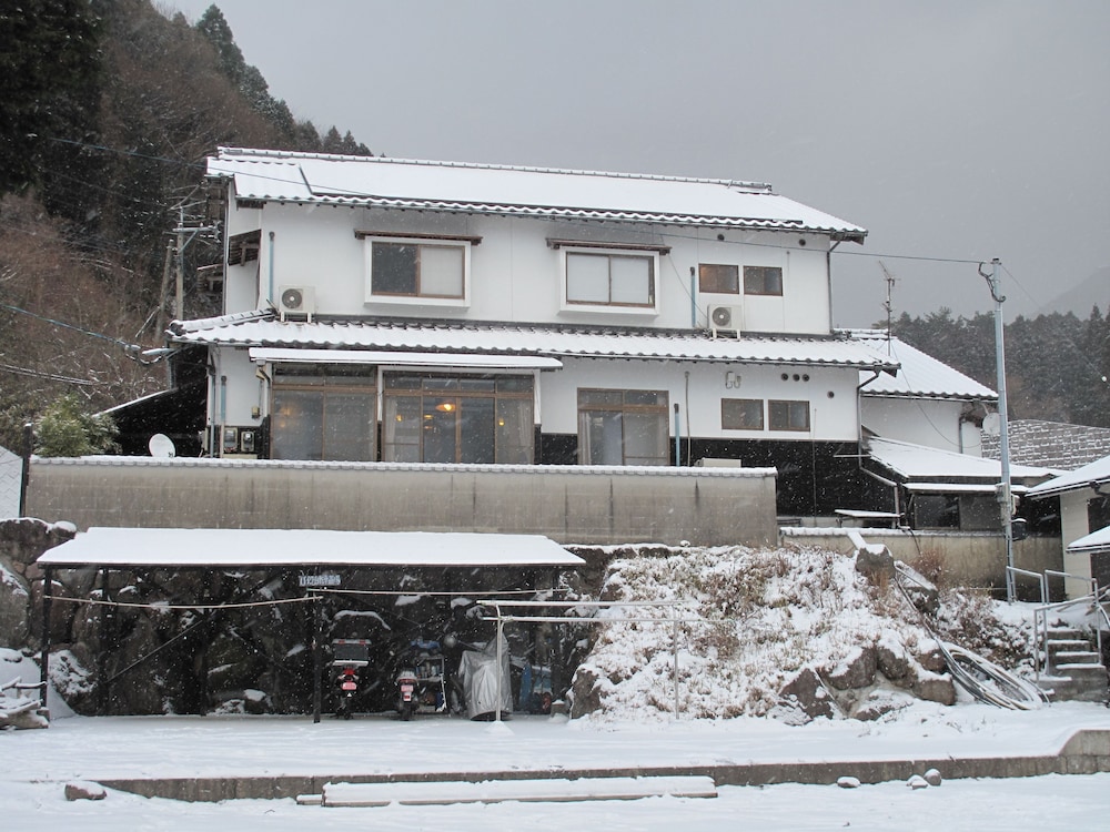 Yufuin Country Road Youth Hostel 4/56