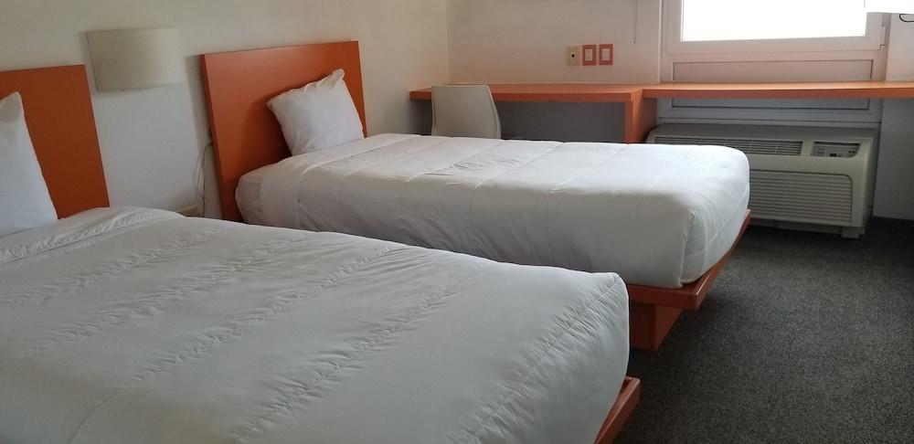 Hotel Tecnologico Norte 9/22