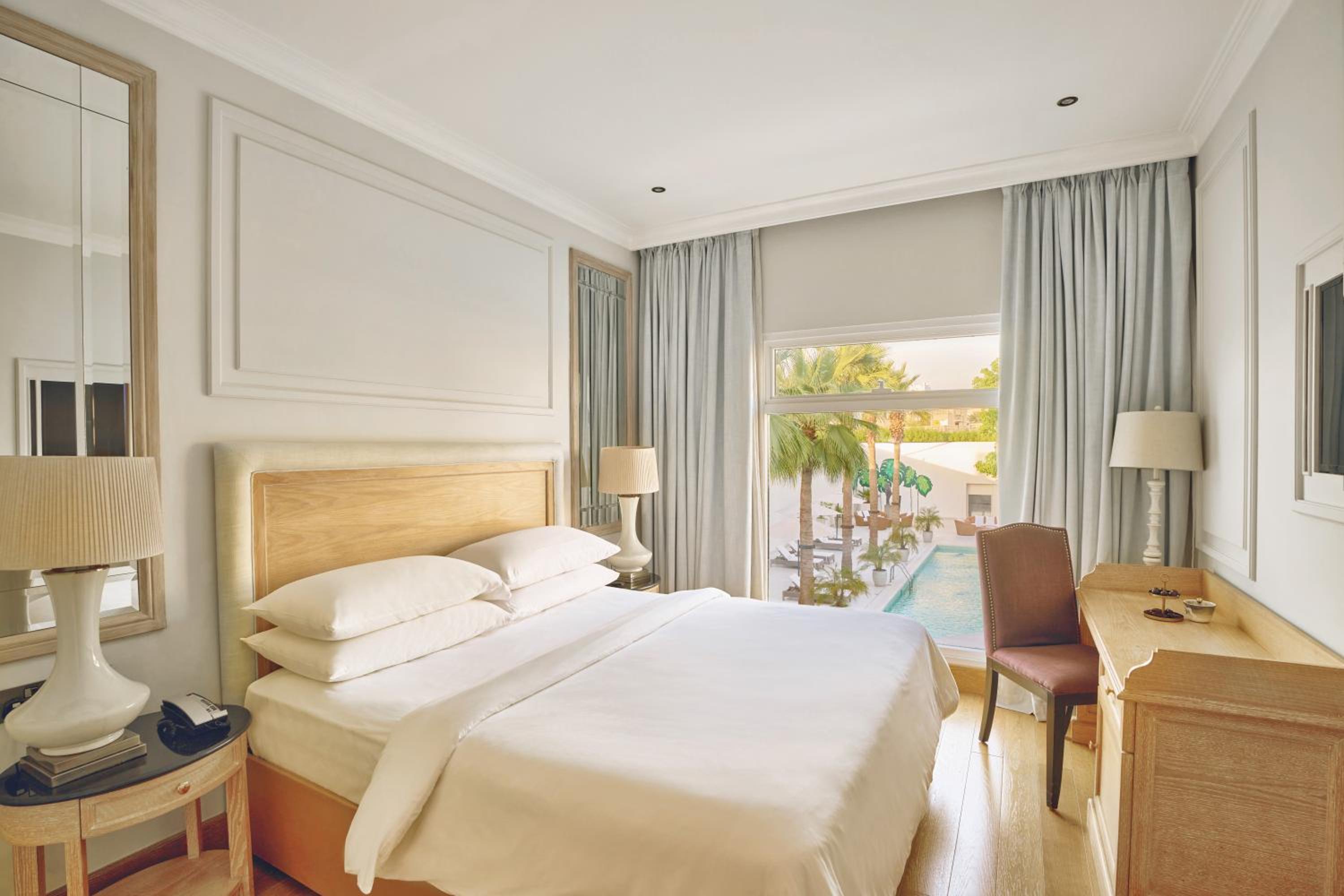 Palmyard hotel 18/50