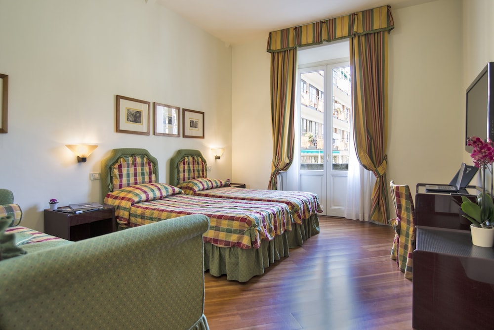 Italia Hotel 28/68