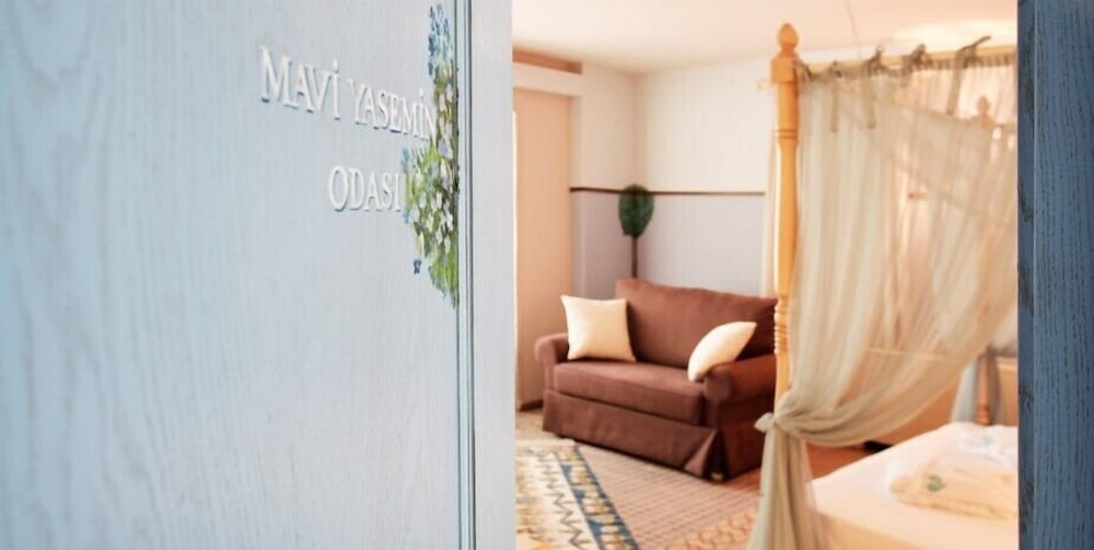 Igdeli Han Suit Otel Alacati 30/50