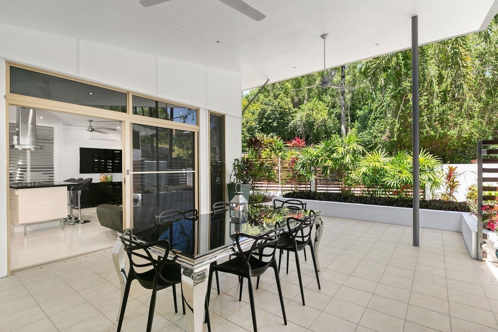 SANCTUARY PALM COVE 37/50