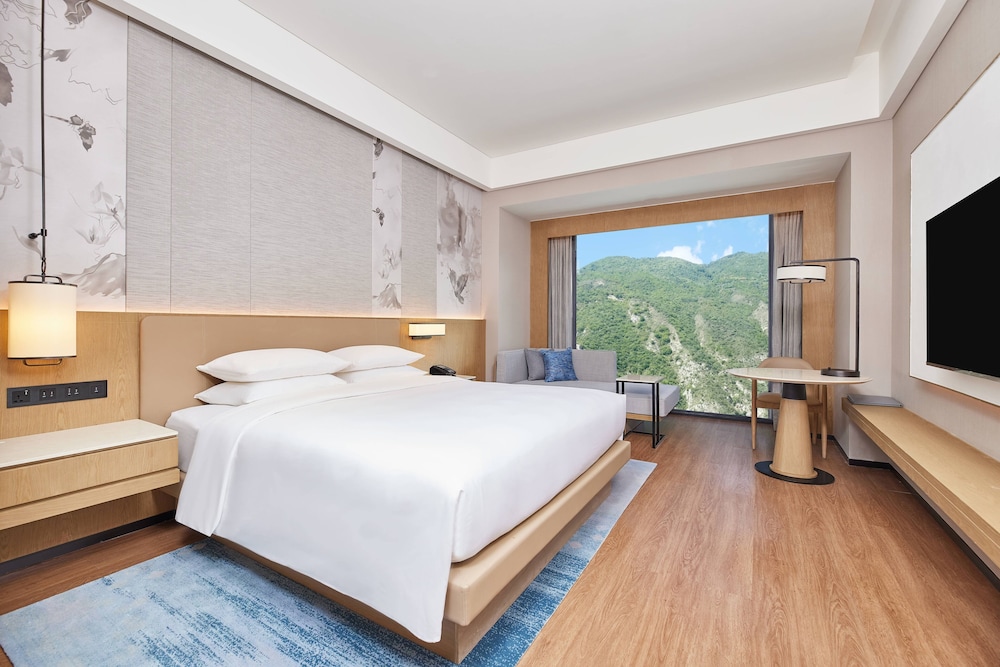 Courtyard By Marriott Jiuzhaigou 7/25