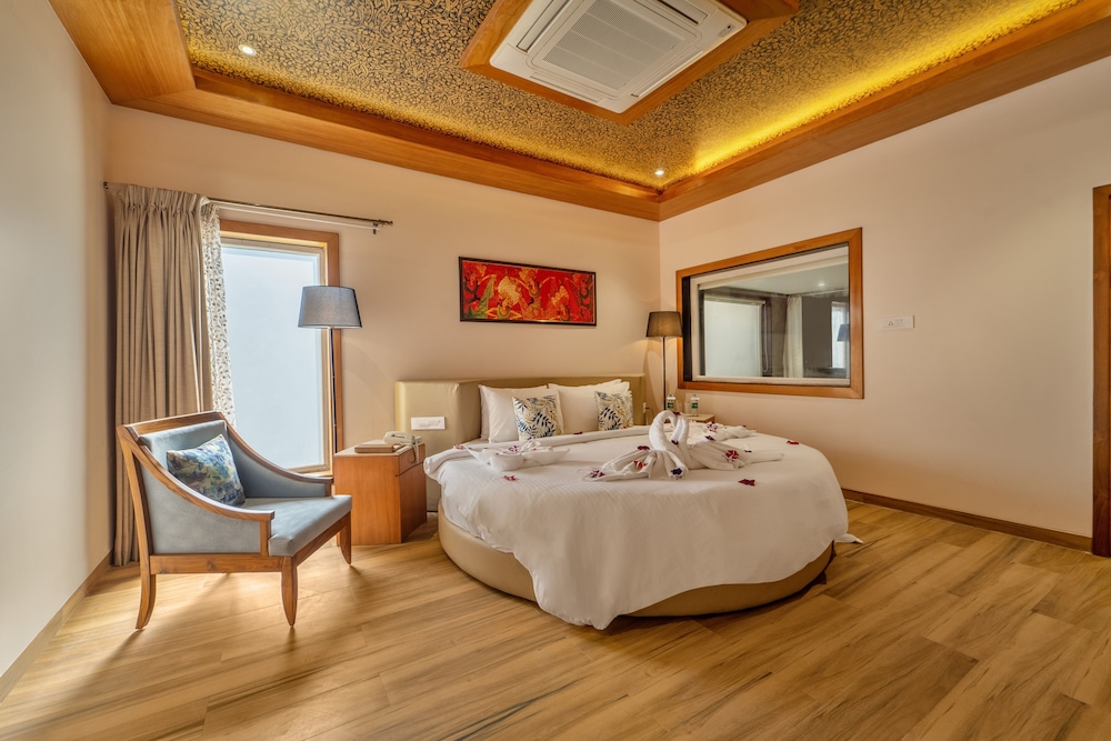 Shyama Sarovar Portico 22/64