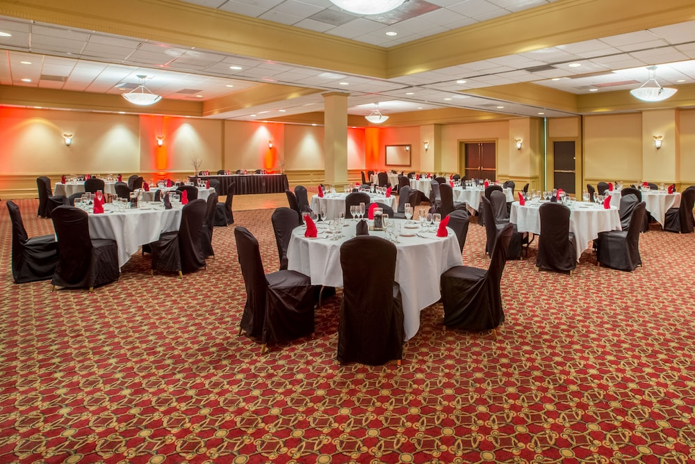 Crowne Plaza Cleveland Airport 42/60