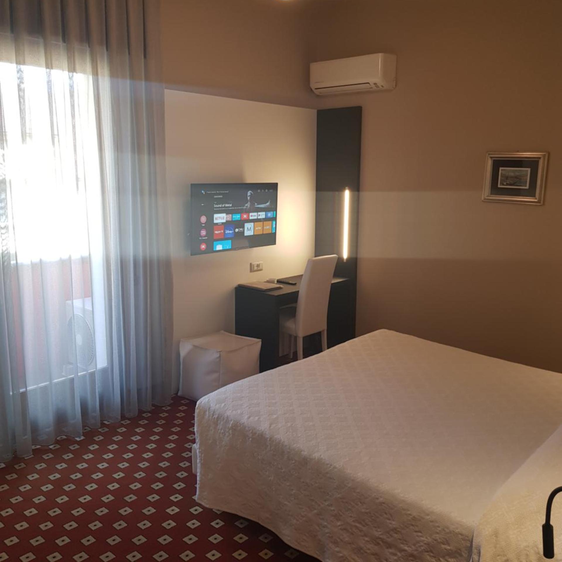 Room, Double or Twin Bed