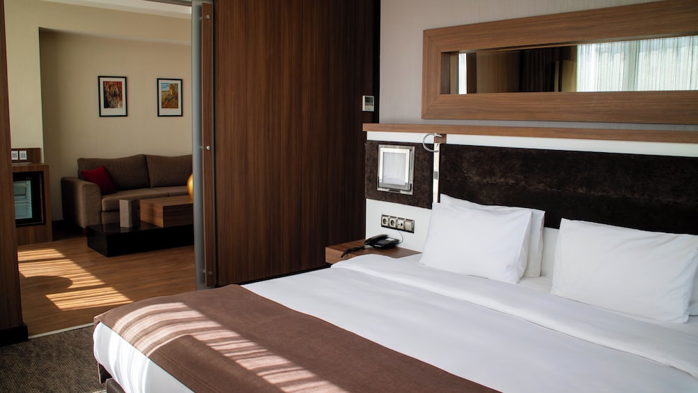 Modernity Hotel 6/37
