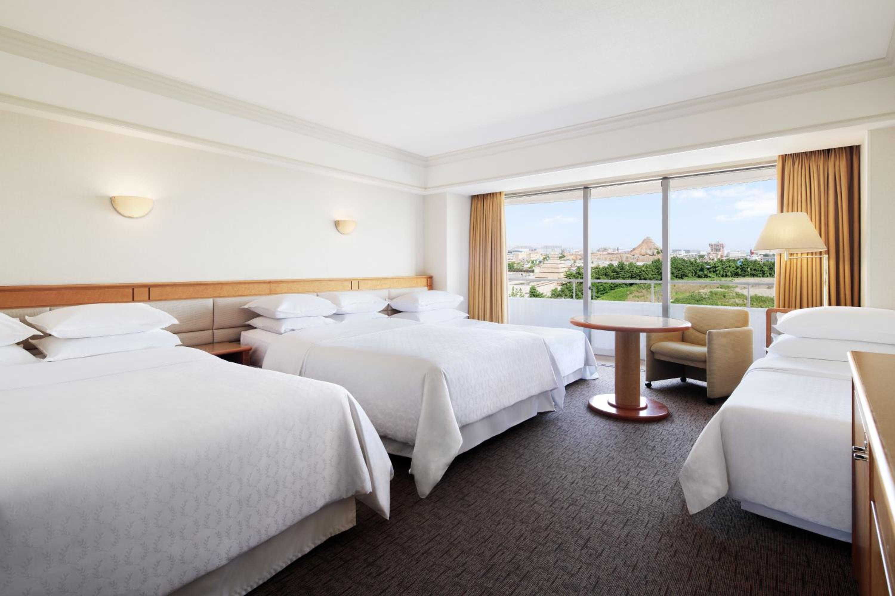 Grand, 4 Beds, Sheraton Grande Tokyo Bay Hotel 2/5