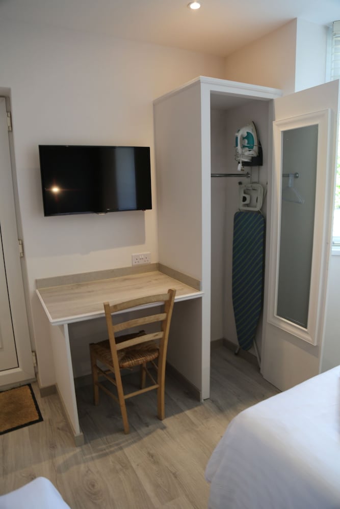 Debden Guest House 37/50