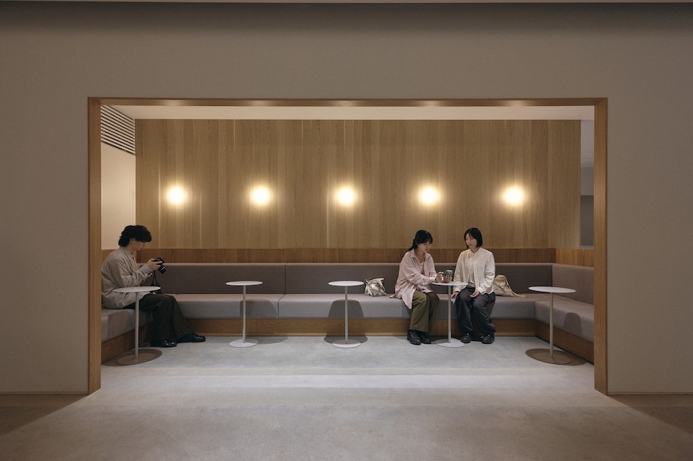 Rembrandt Cabin Shinjuku Shin Okubo 51/70