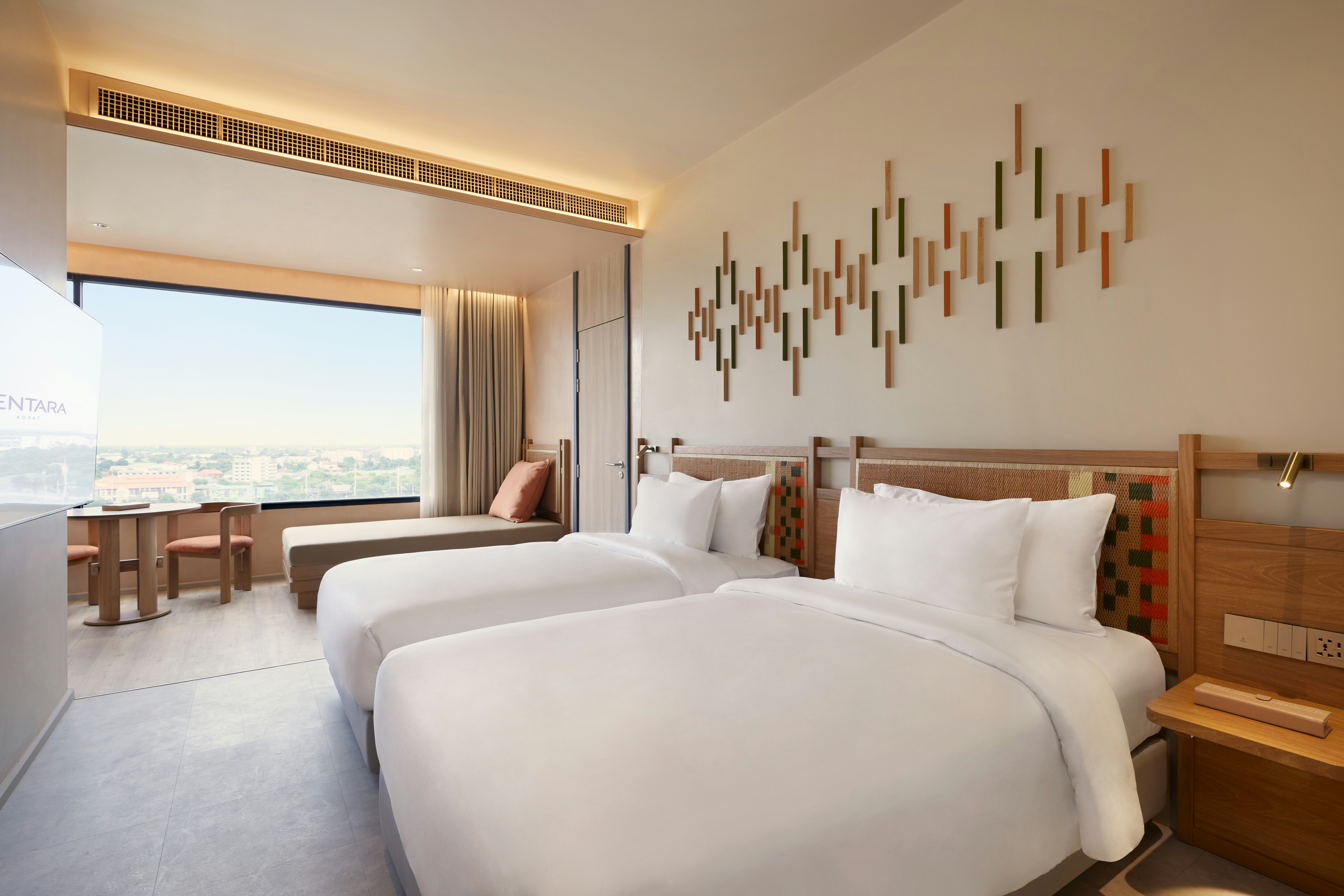 DELUXE, TWIN BEDS