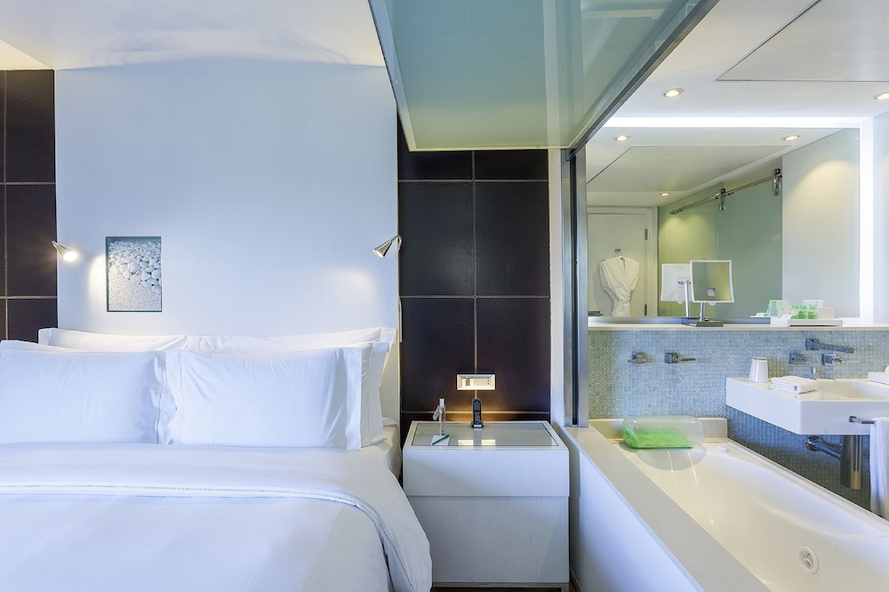 Hotel Unique 8/33