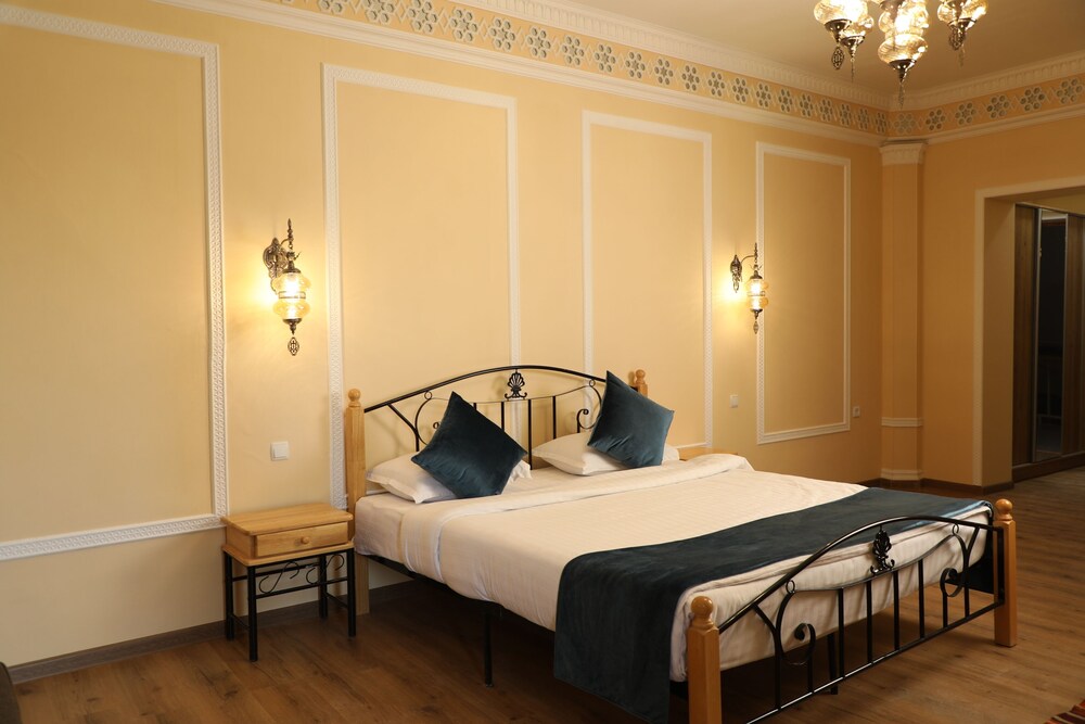 Zargaron Boutique Hotel 5/25