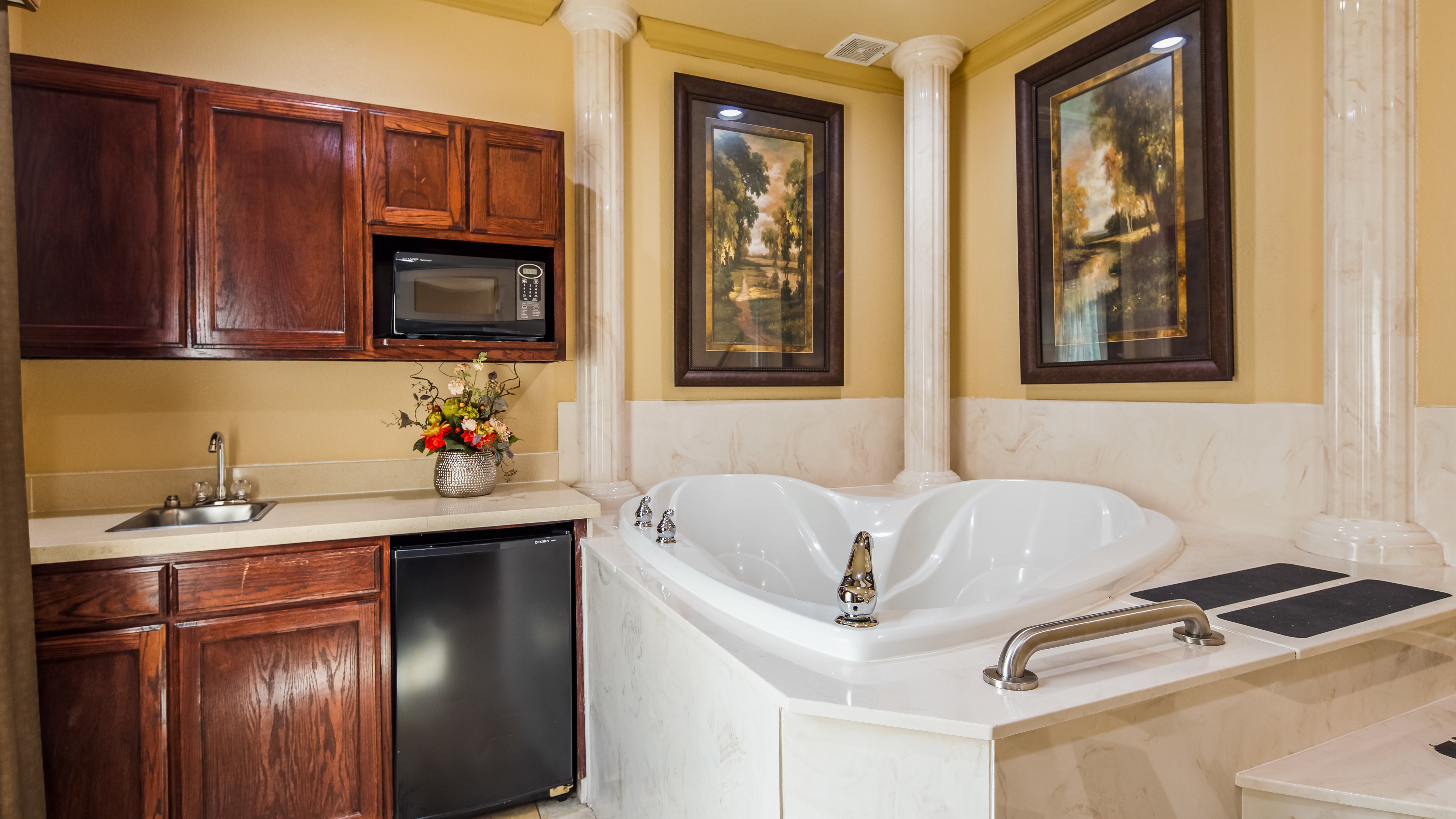 Best Western Plus Crown Colony Inn and Suites 59/59