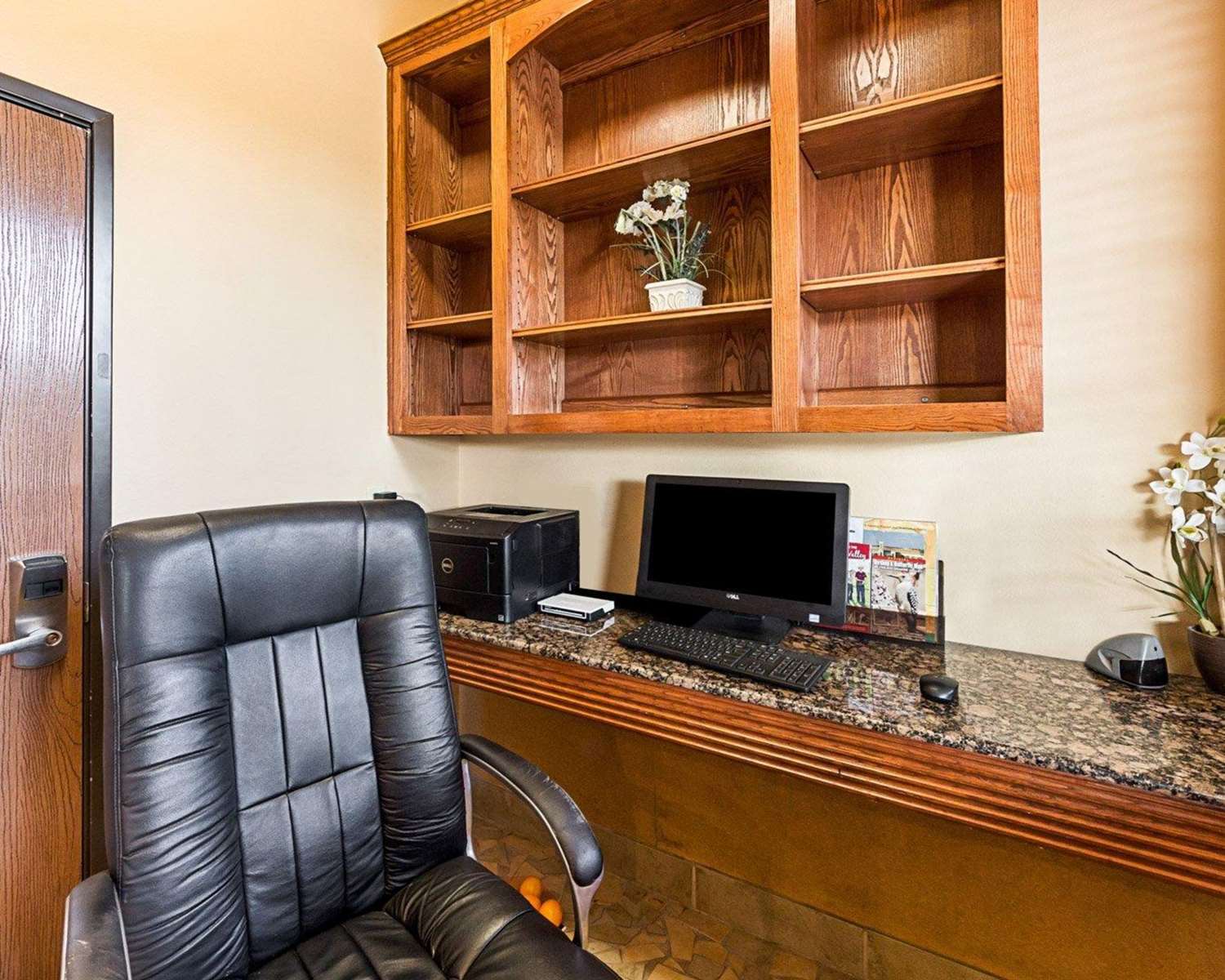 Comfort Suites McAllen Airport and La Plaza Mall 13/18