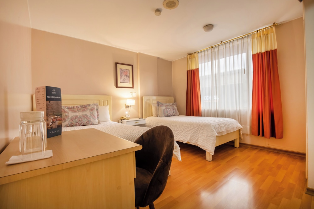 ROOM, TRIPLE