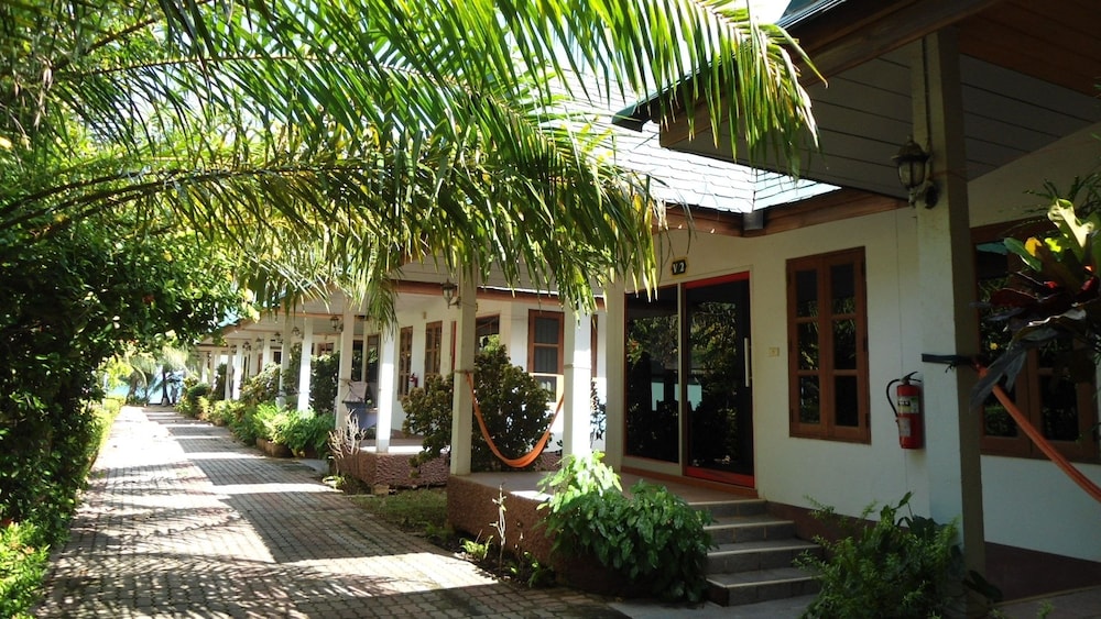 Ocean View Resort 65/70