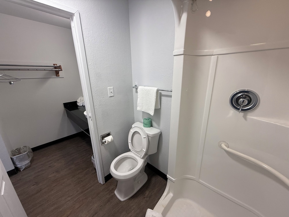 Motel6 Des Moines, IA - North 60/61