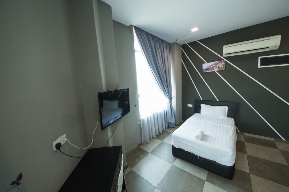 Elite Hotel Muar 17/50