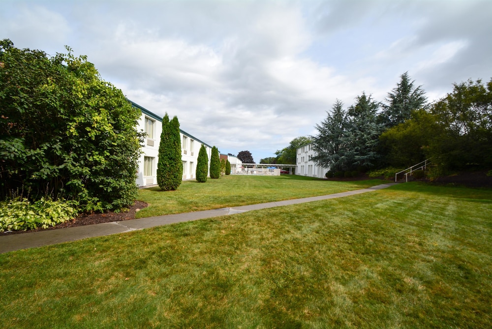 Motel6 Warwick, RI - Providence Airport - I-95 34/38