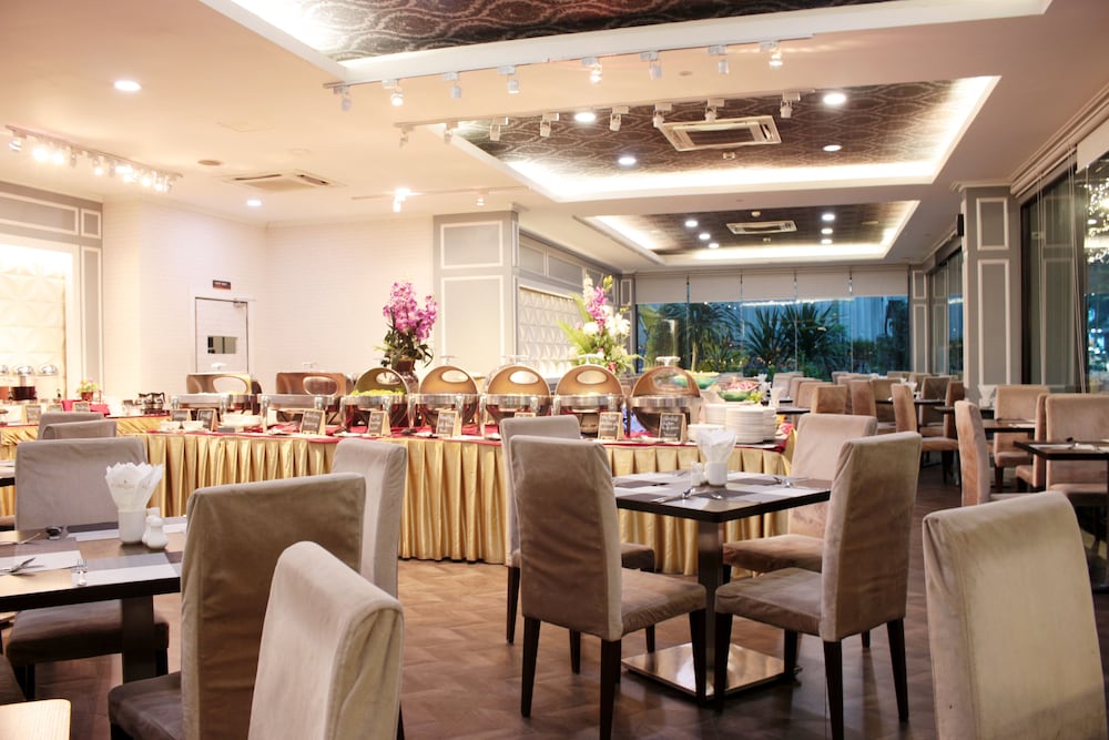 Picnic Hotel Bangkok 38/48