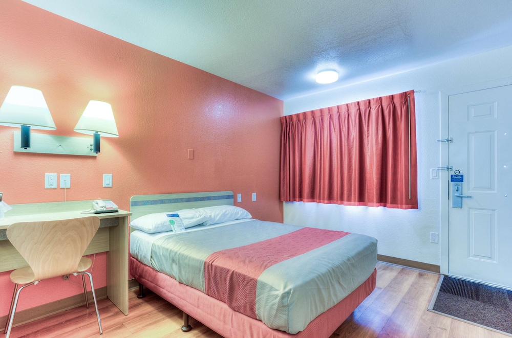 Motel6 Tigard, OR - Portland South - Lake Oswego 27/59