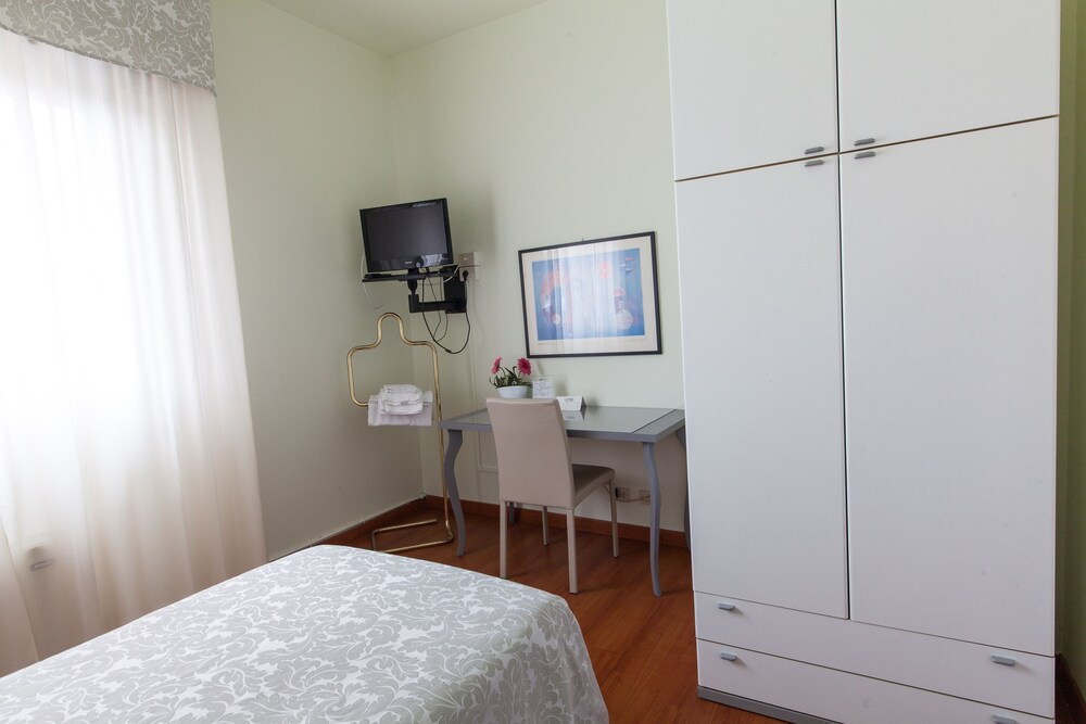 L Approdo Hotel 36/48