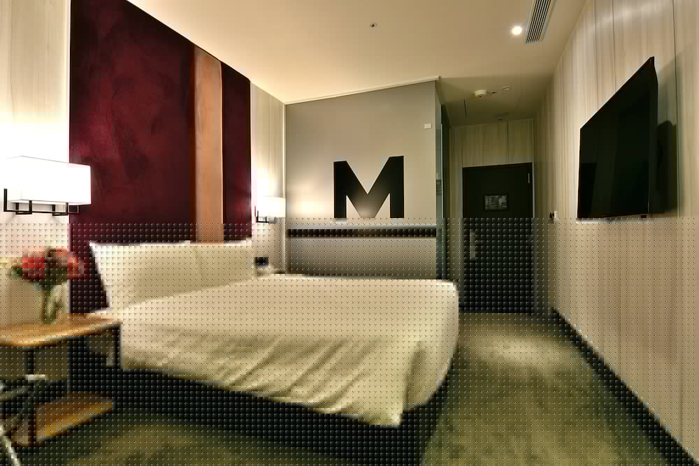 Mayer Inn 19/66
