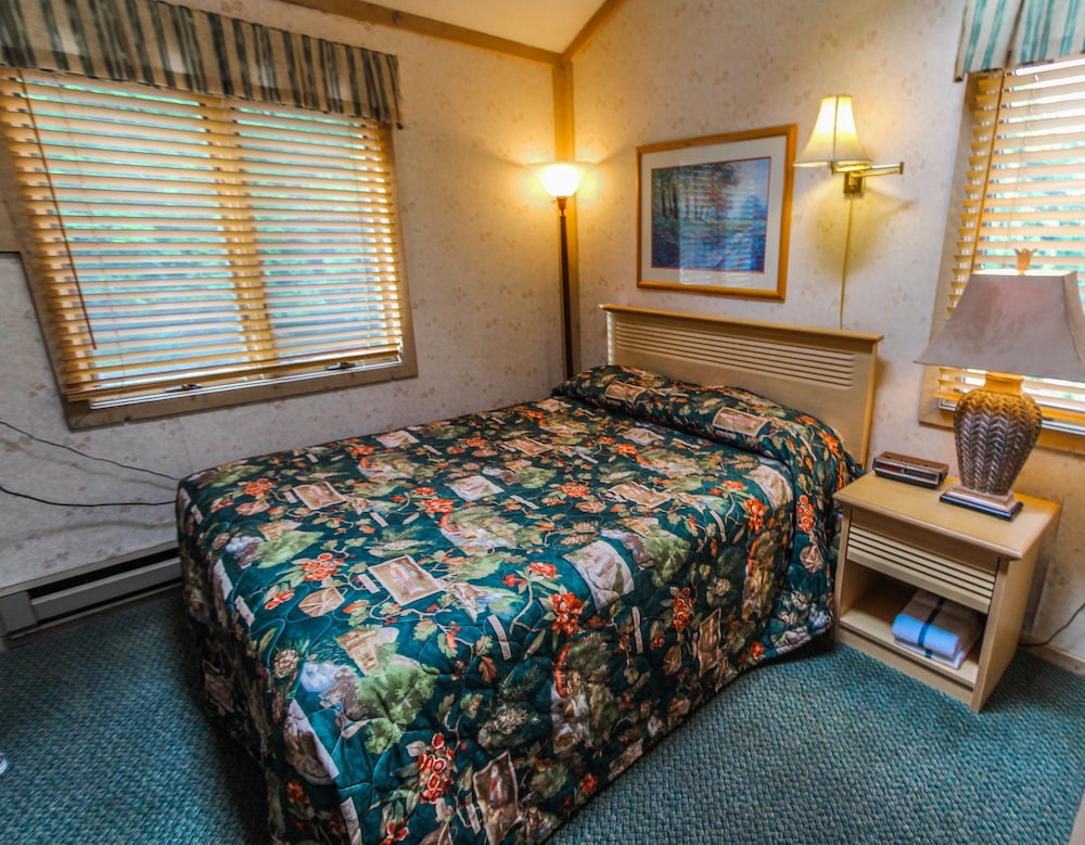 Smoketree Lodge, a VRI resort 12/70