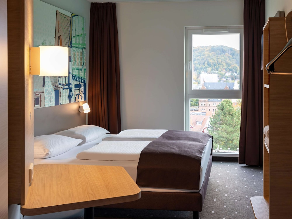 غرفة بسرير كوين، B&B Hotel Marburg 4/8