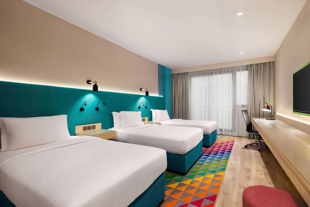 DELUXE, TWIN BEDS