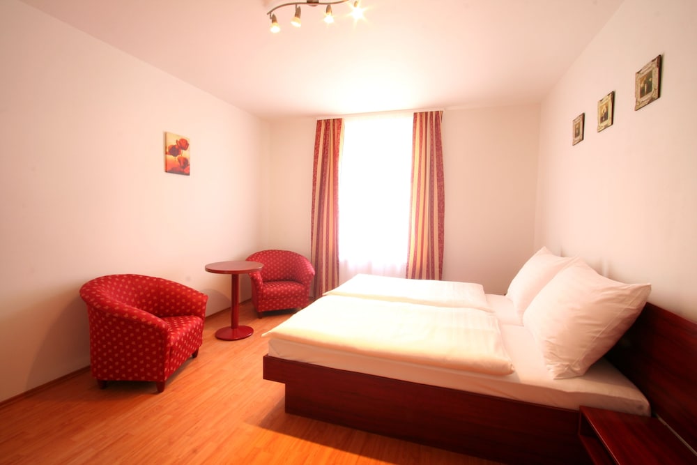 Aparthotel Susa 18/35