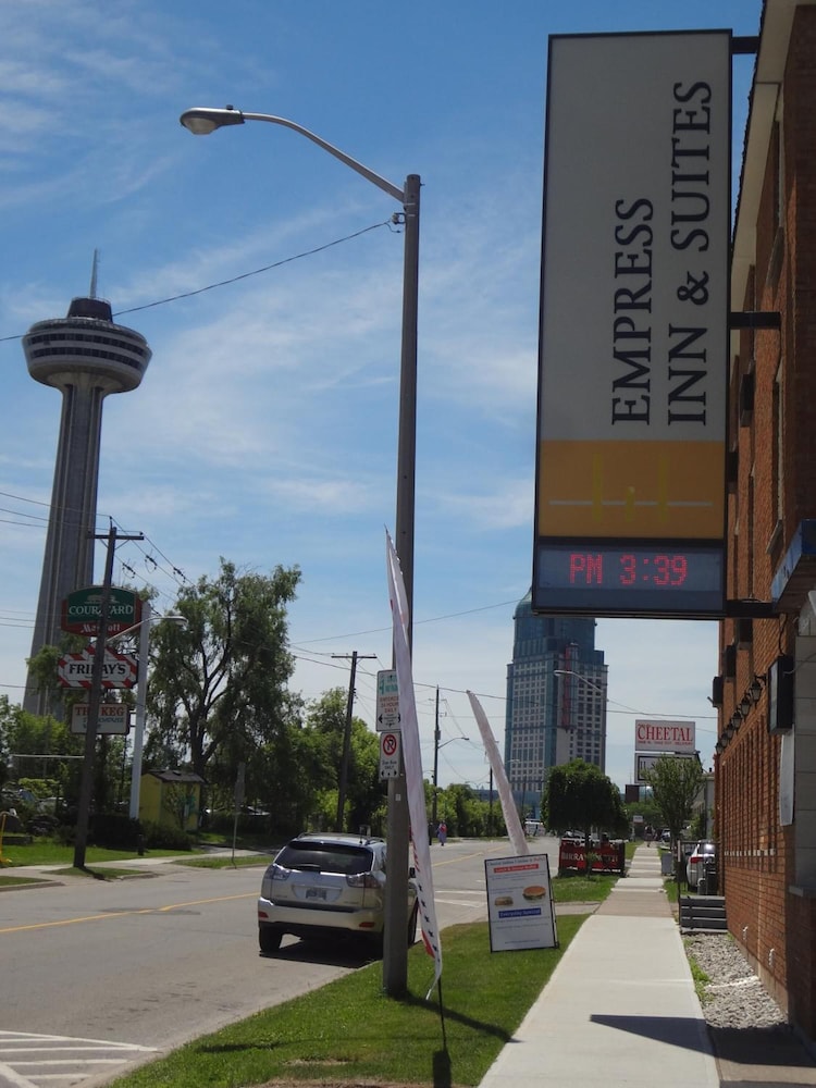 Empress Inn And Suites By the Falls 57/61