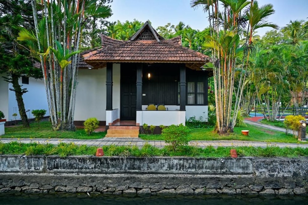 PARADISE RESORT 24/24