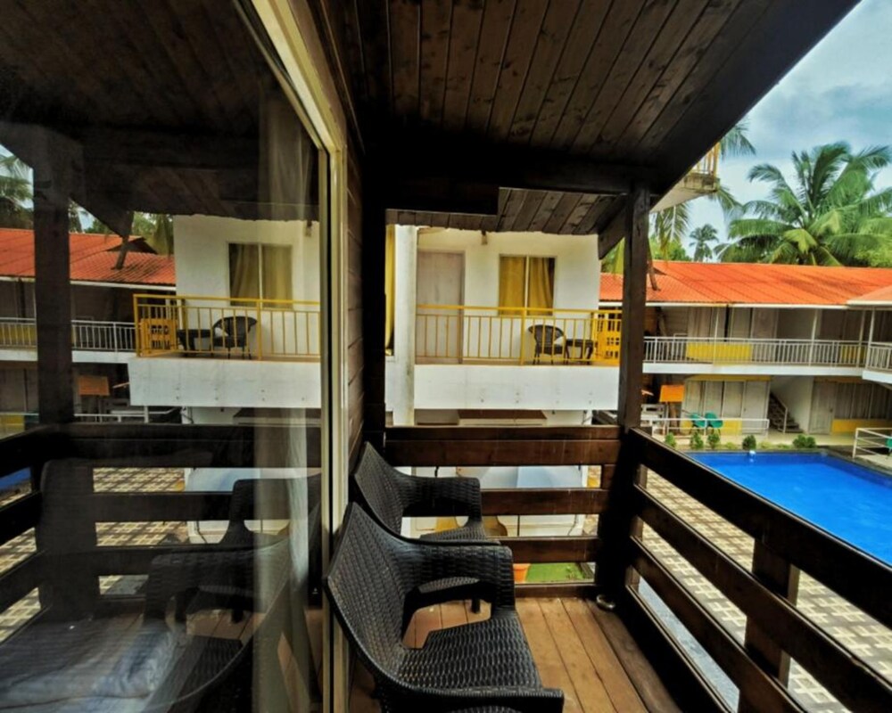 Beach Walk Resort - Goa 19/35