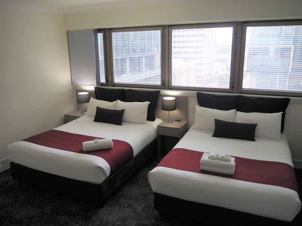 Plus, Queen Bed