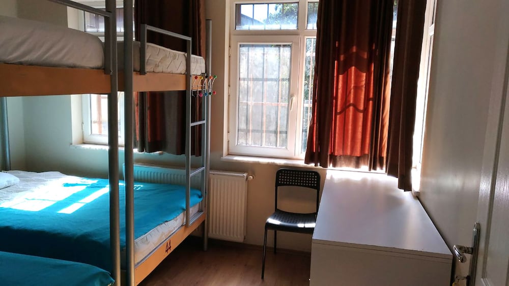 Kevin's Hostel 6/18