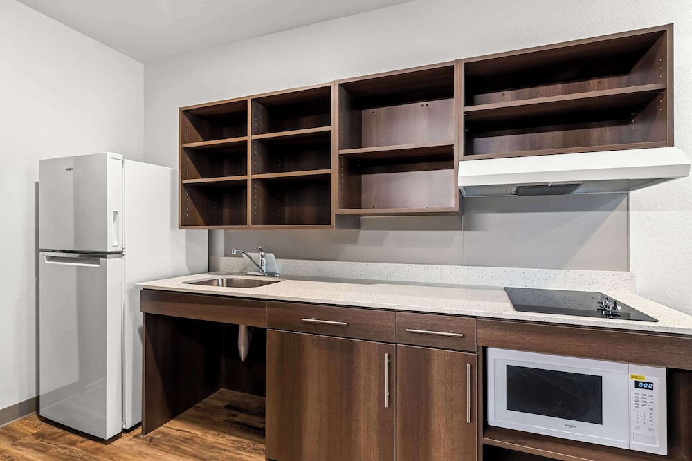 WoodSpring Suites Corona 23/23