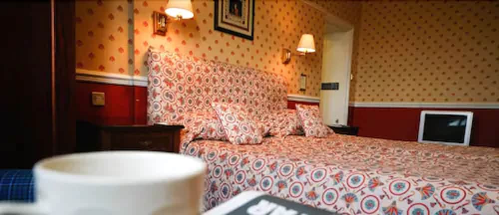 The Royal Hotel 24/27