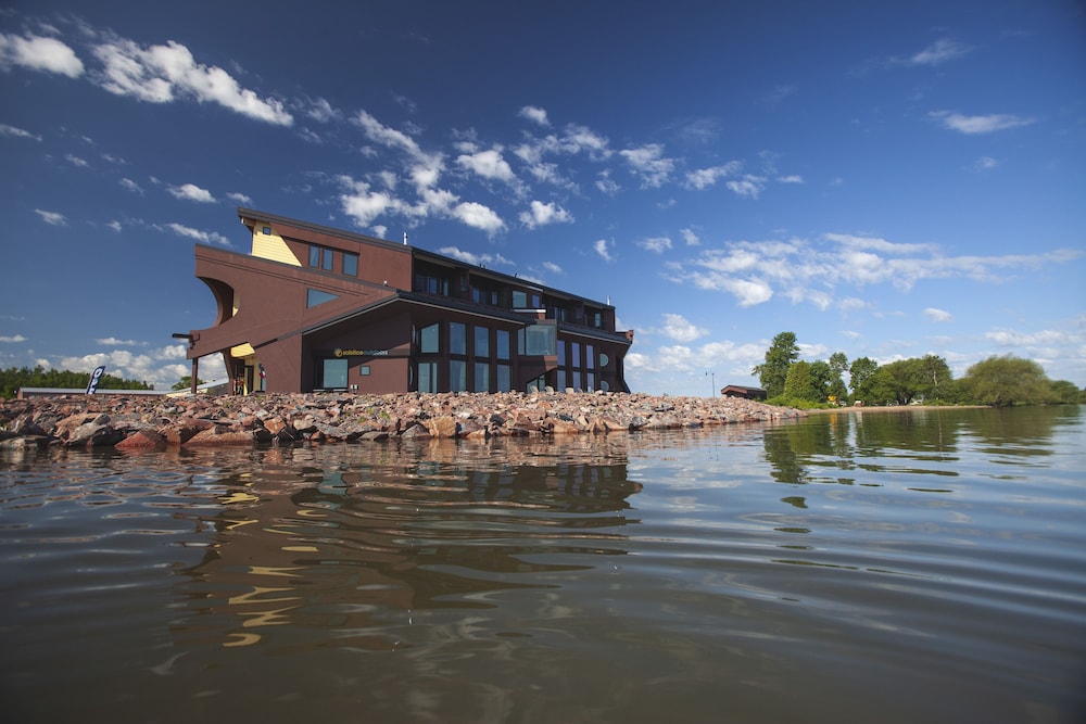 Blue Wave Inn 3/67