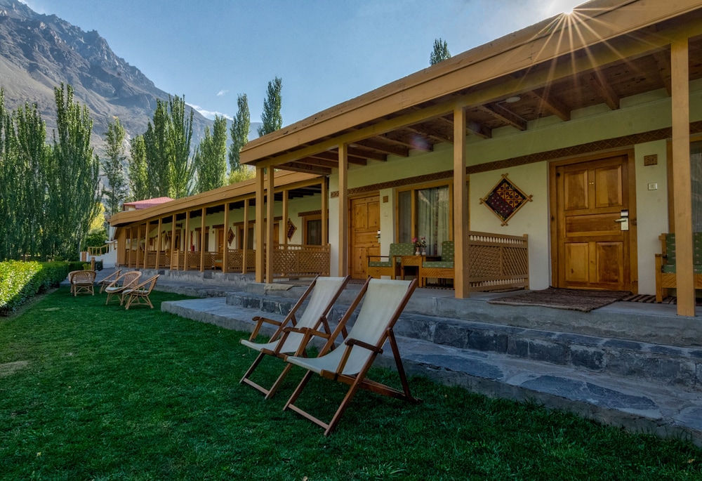Hunza Serena Hotel 54/57