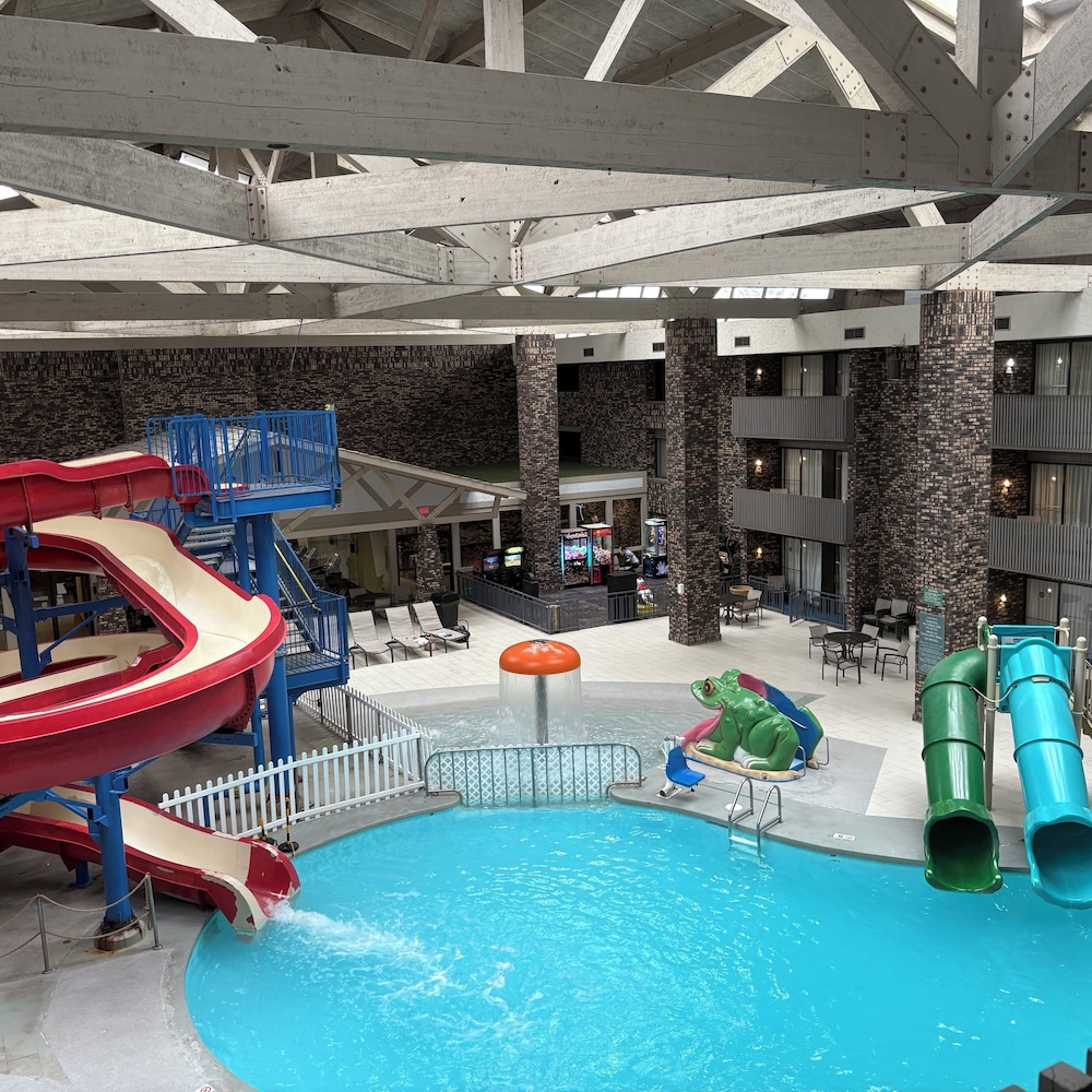 Bismarck Hotel and Conference Center 42/50