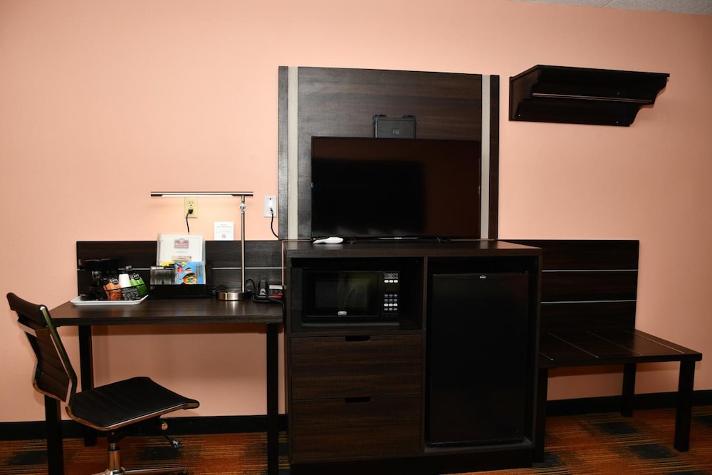 Regency Inn Suites 54/57
