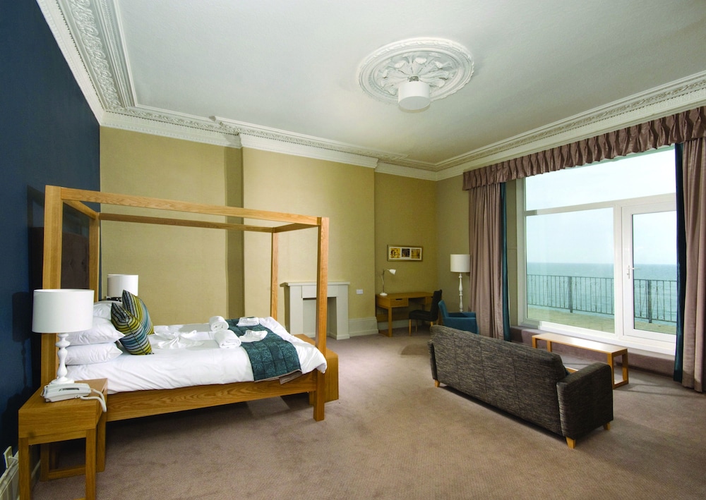 The Imperial Hotel Tenby 16/40